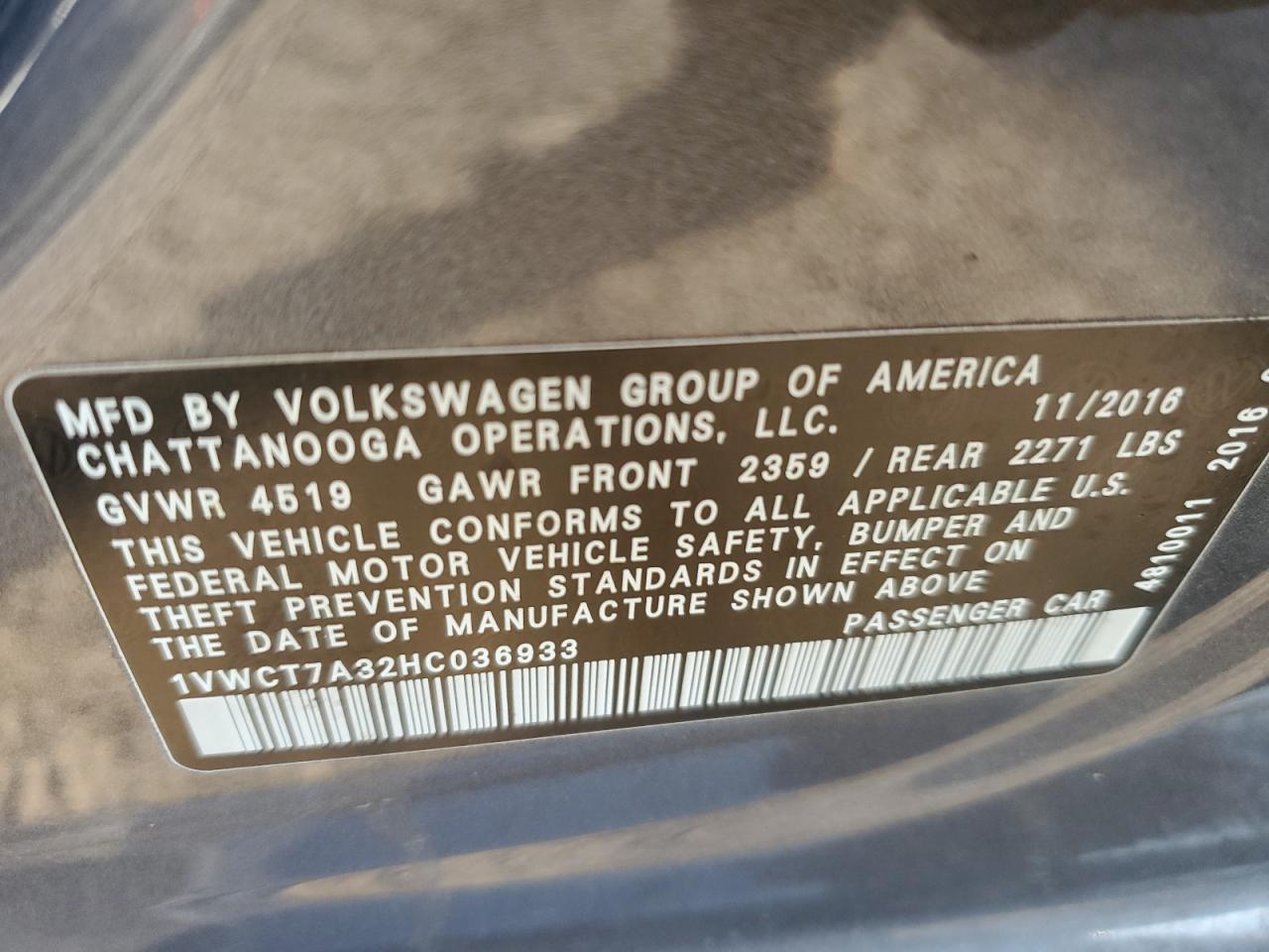 2017 Volkswagen Passat - Image 12