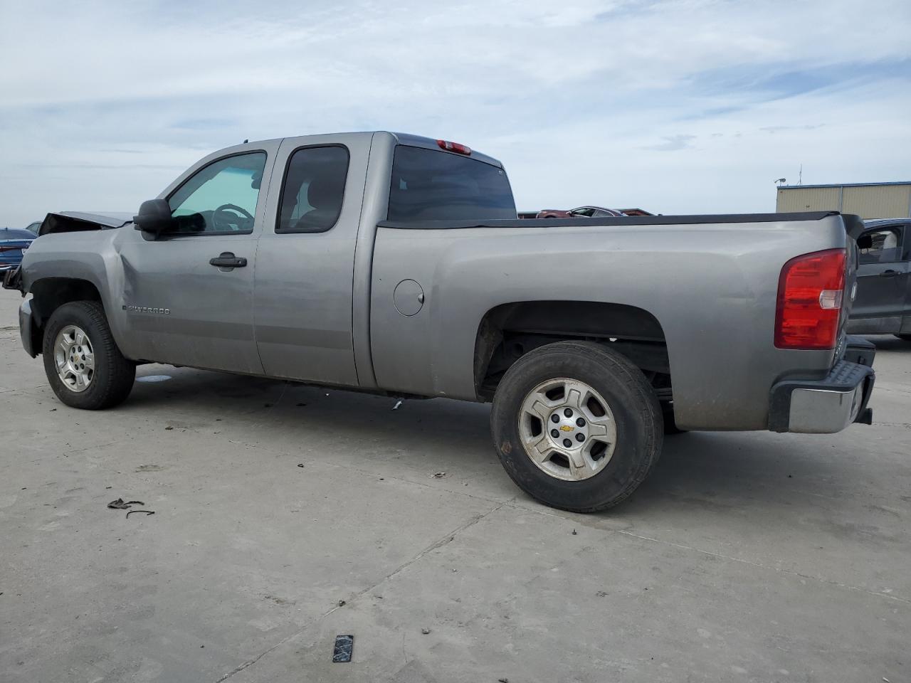 2008 Chevrolet Silverado - Image 2