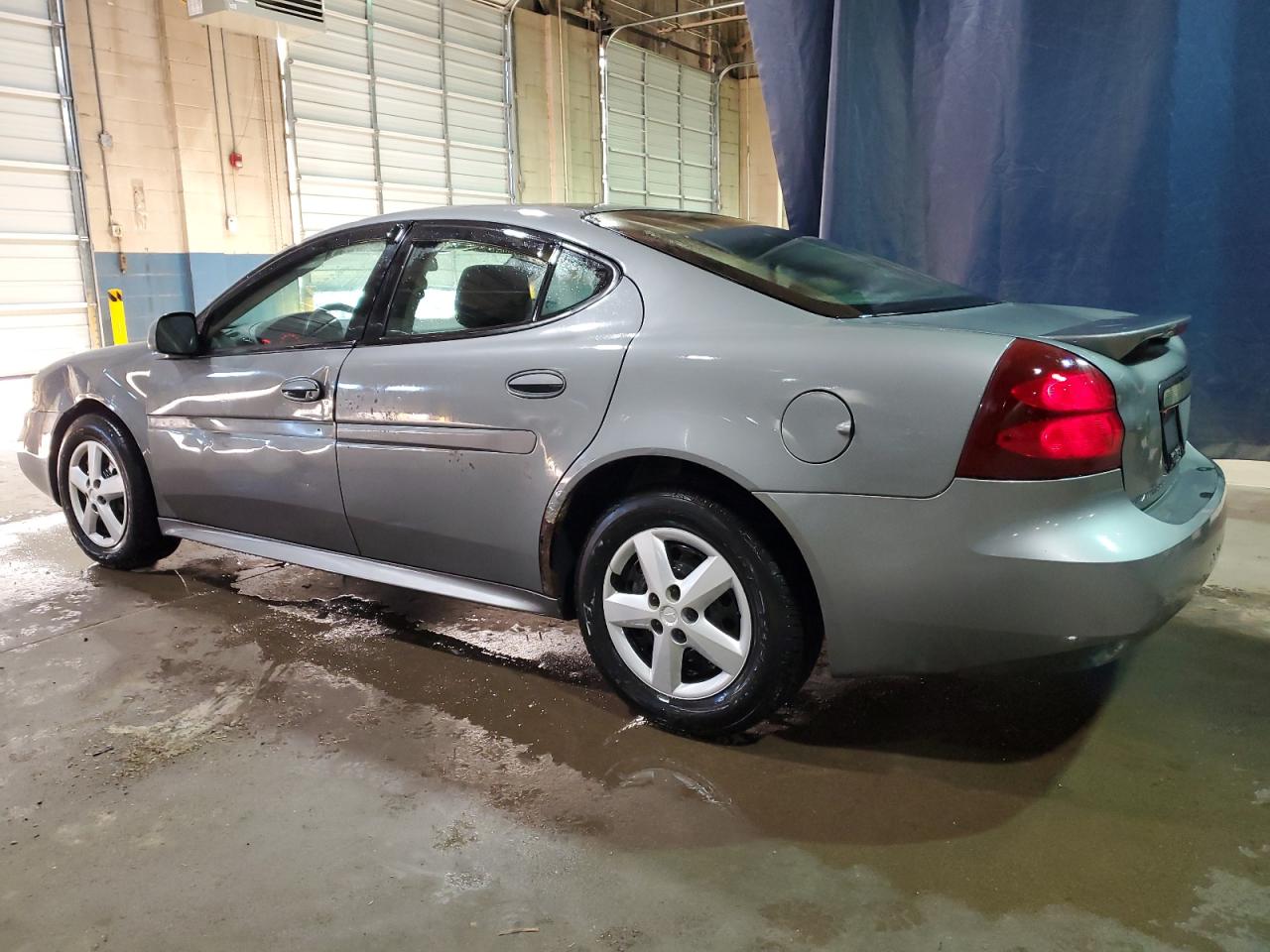 2007 Pontiac Grand Prix - Image 2