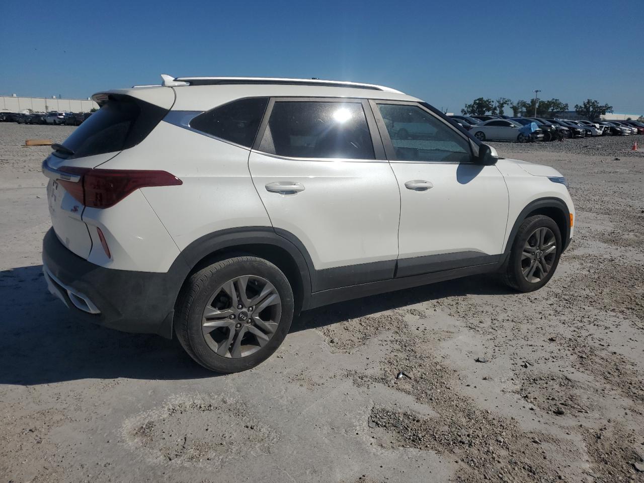 2021 Kia Seltos - Image 3