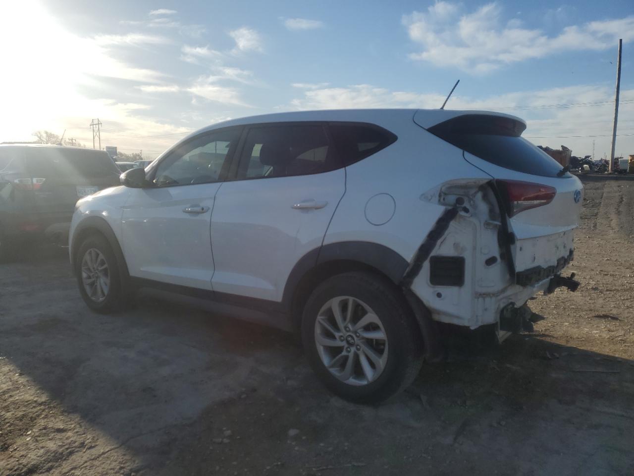 2017 Hyundai Tucson - Image 2