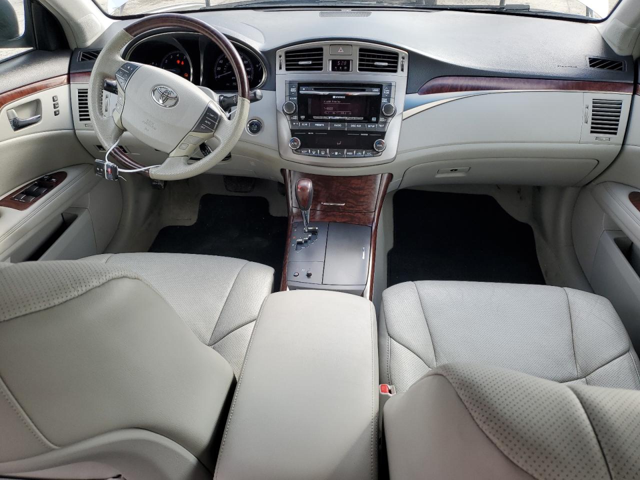 2011 Toyota Avalon - Image 8