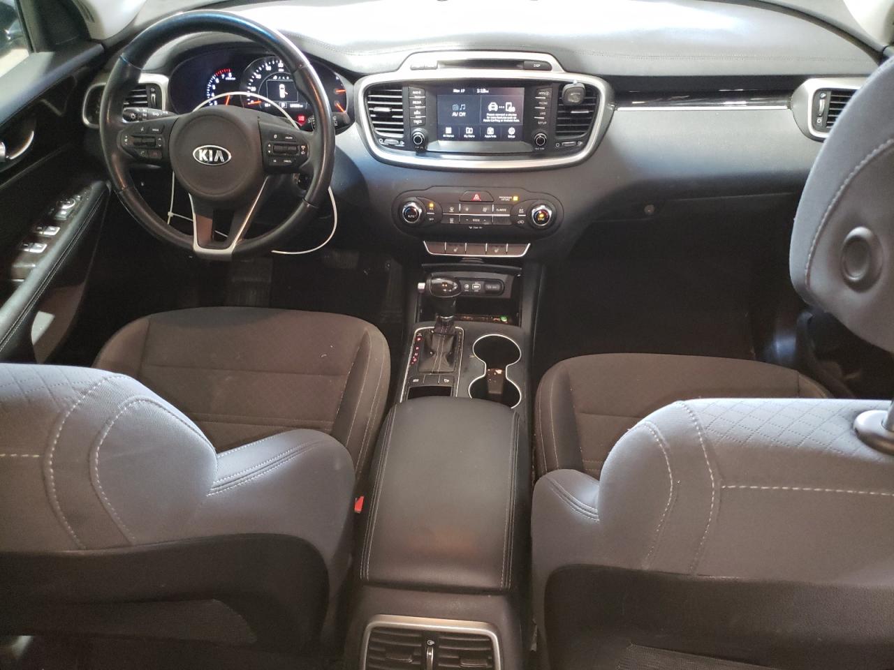 2017 Kia Sorento - Image 8