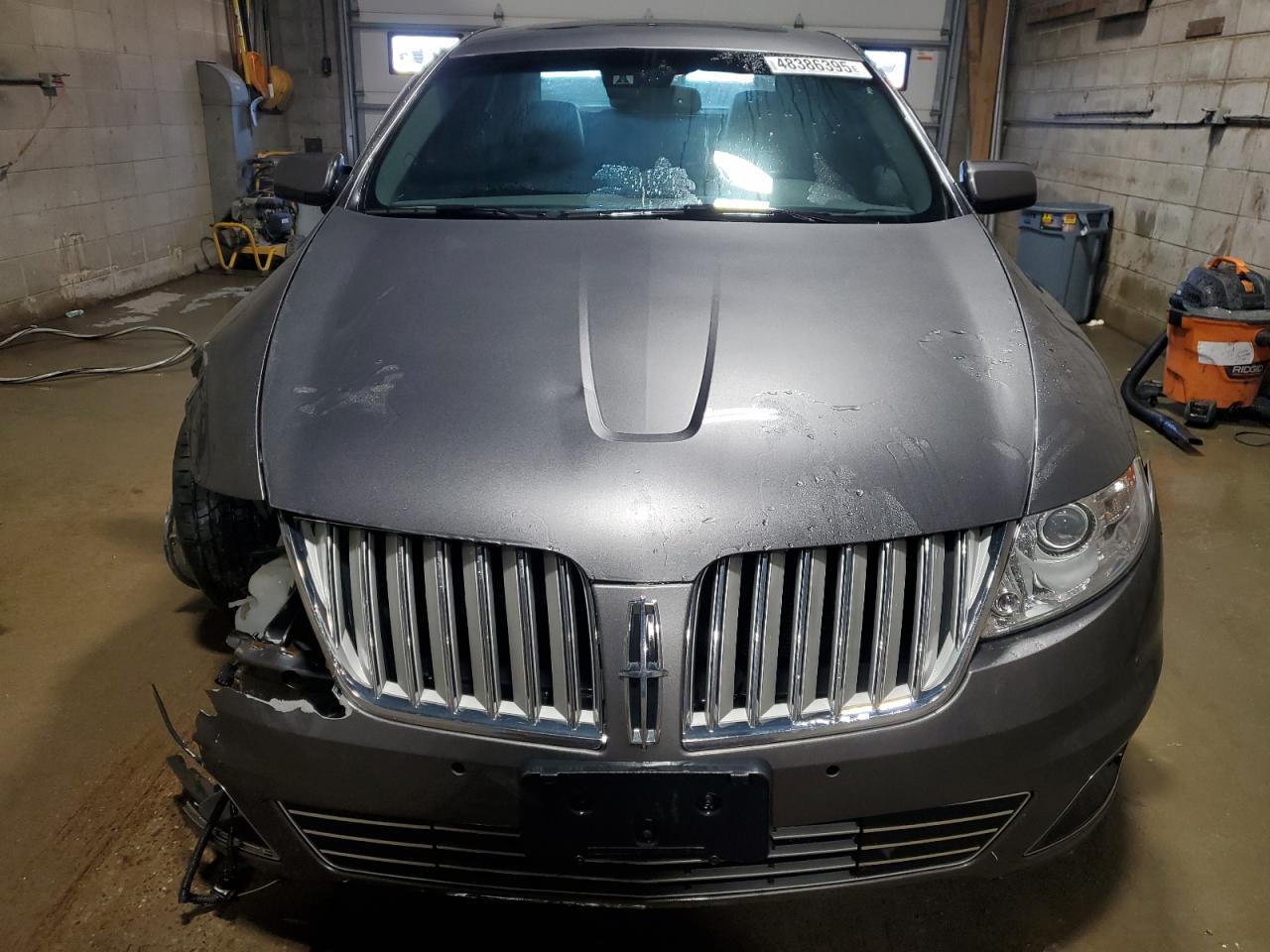 2011 Lincoln MKS - Image 5
