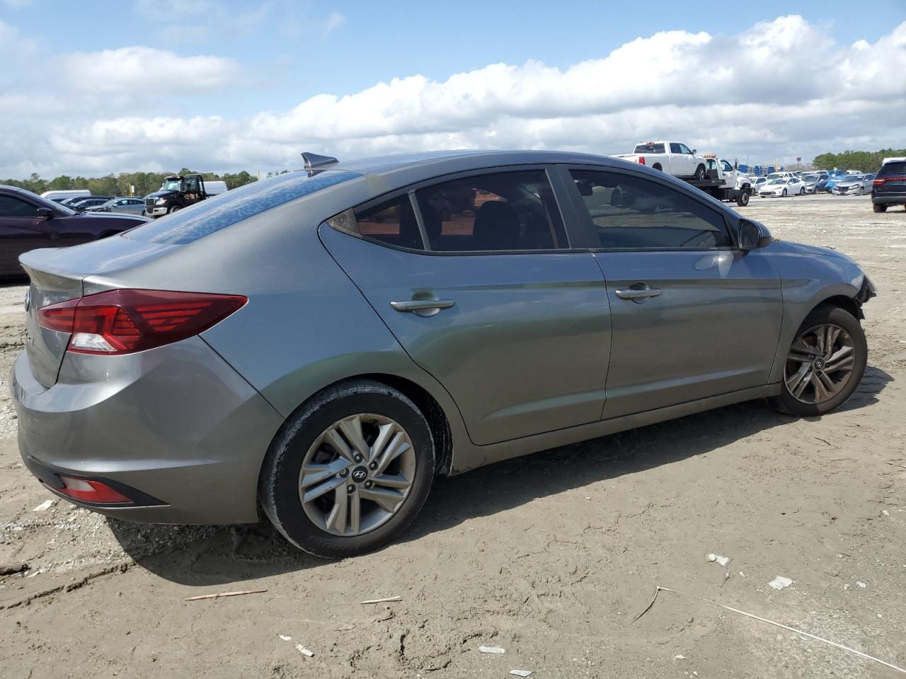 2020 Hyundai Elantra - Image 3