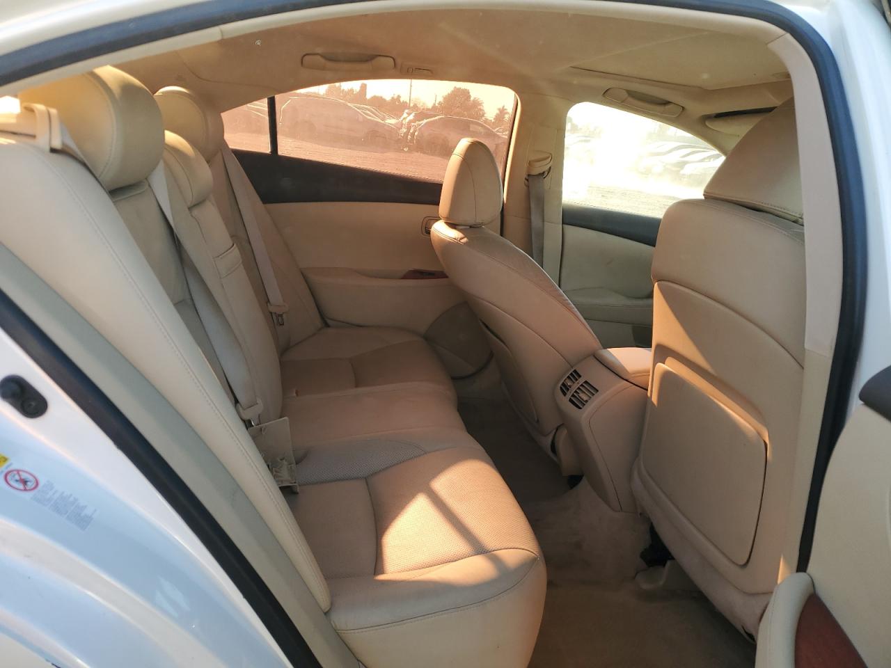 2009 Lexus ES - Image 10