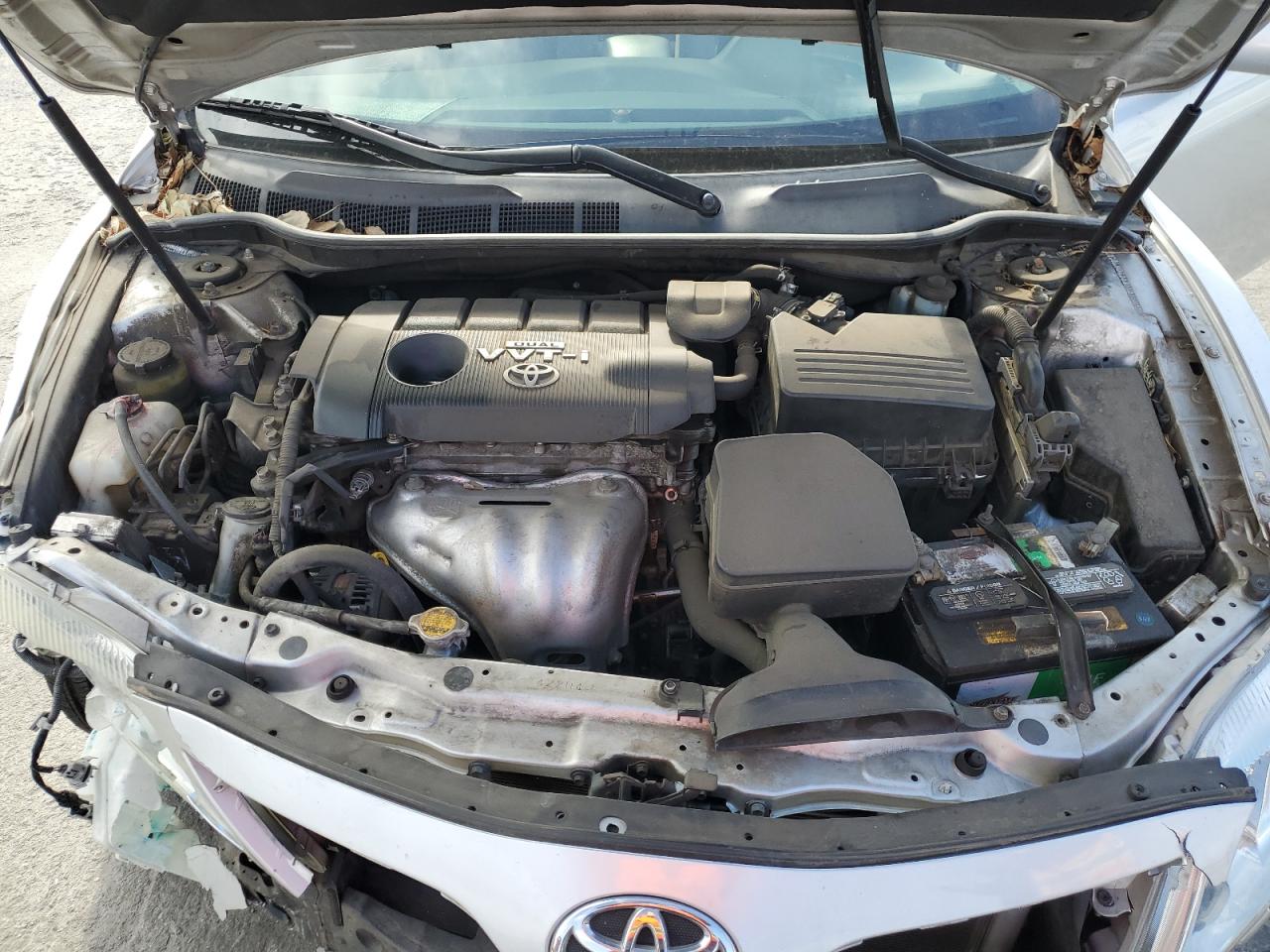 2010 Toyota Camry - Image 12