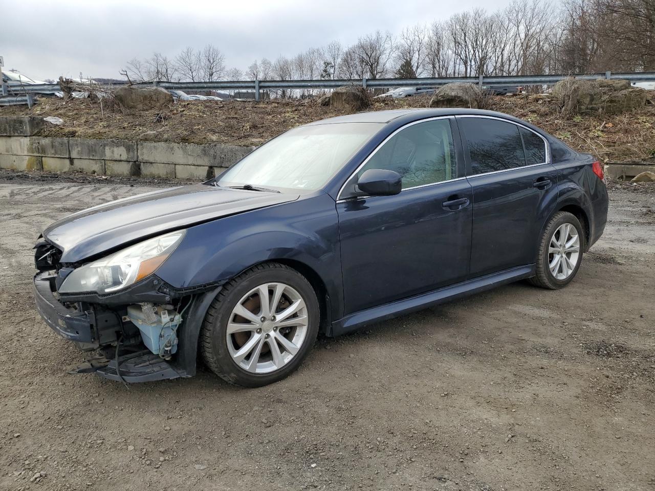 2013 Subaru Legacy 3.6R Limited zu verkaufen in Marlboro, NY - Front End