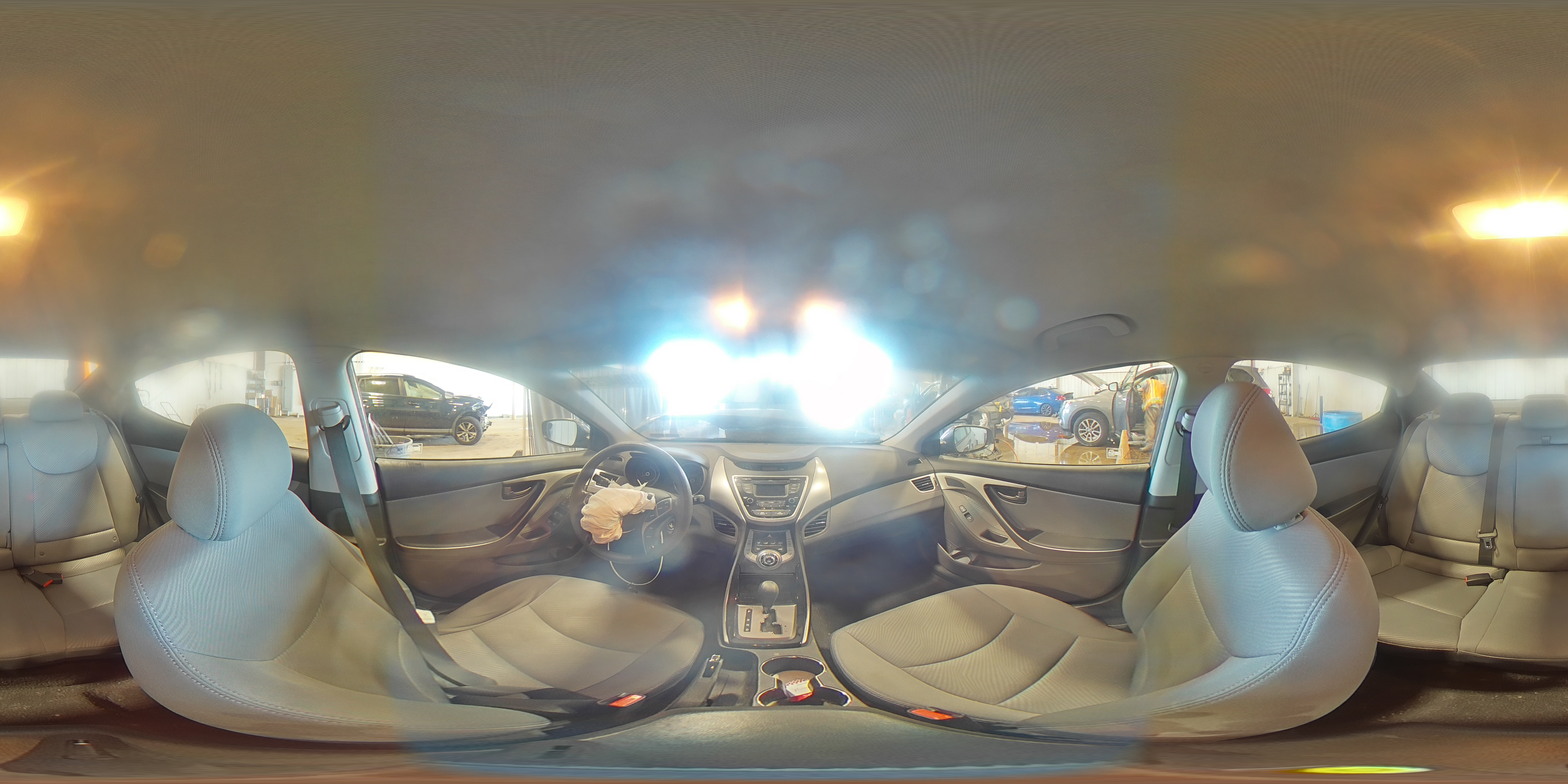 2013 Hyundai Elantra - Image 15