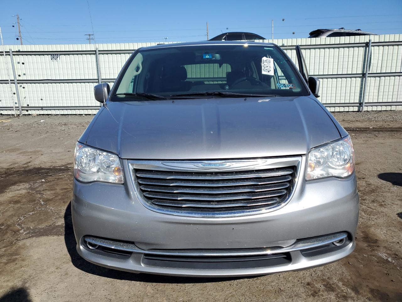 2015 Chrysler Town & Country - Image 5