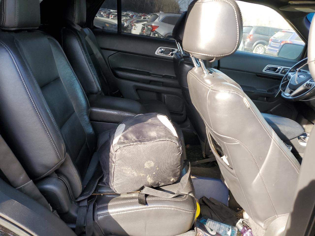2012 Ford Explorer - Image 11