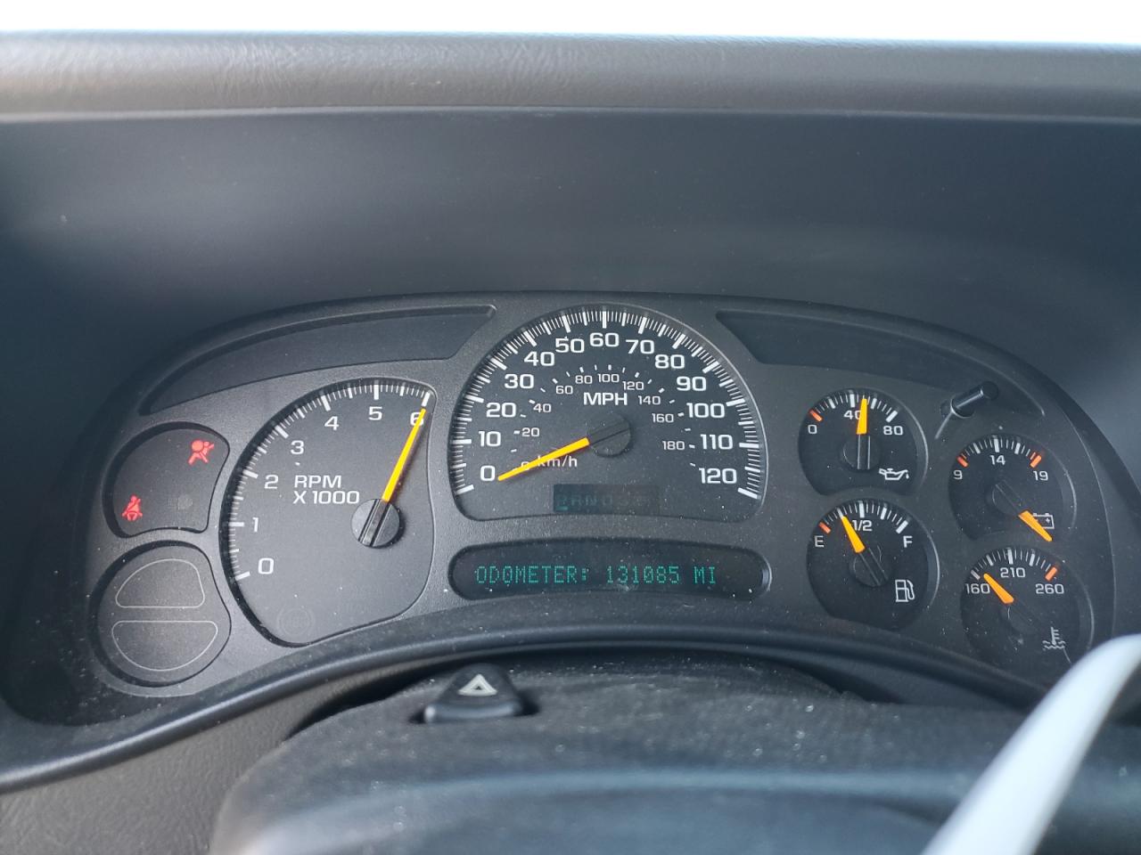 2004 Chevrolet Silverado - Image 9