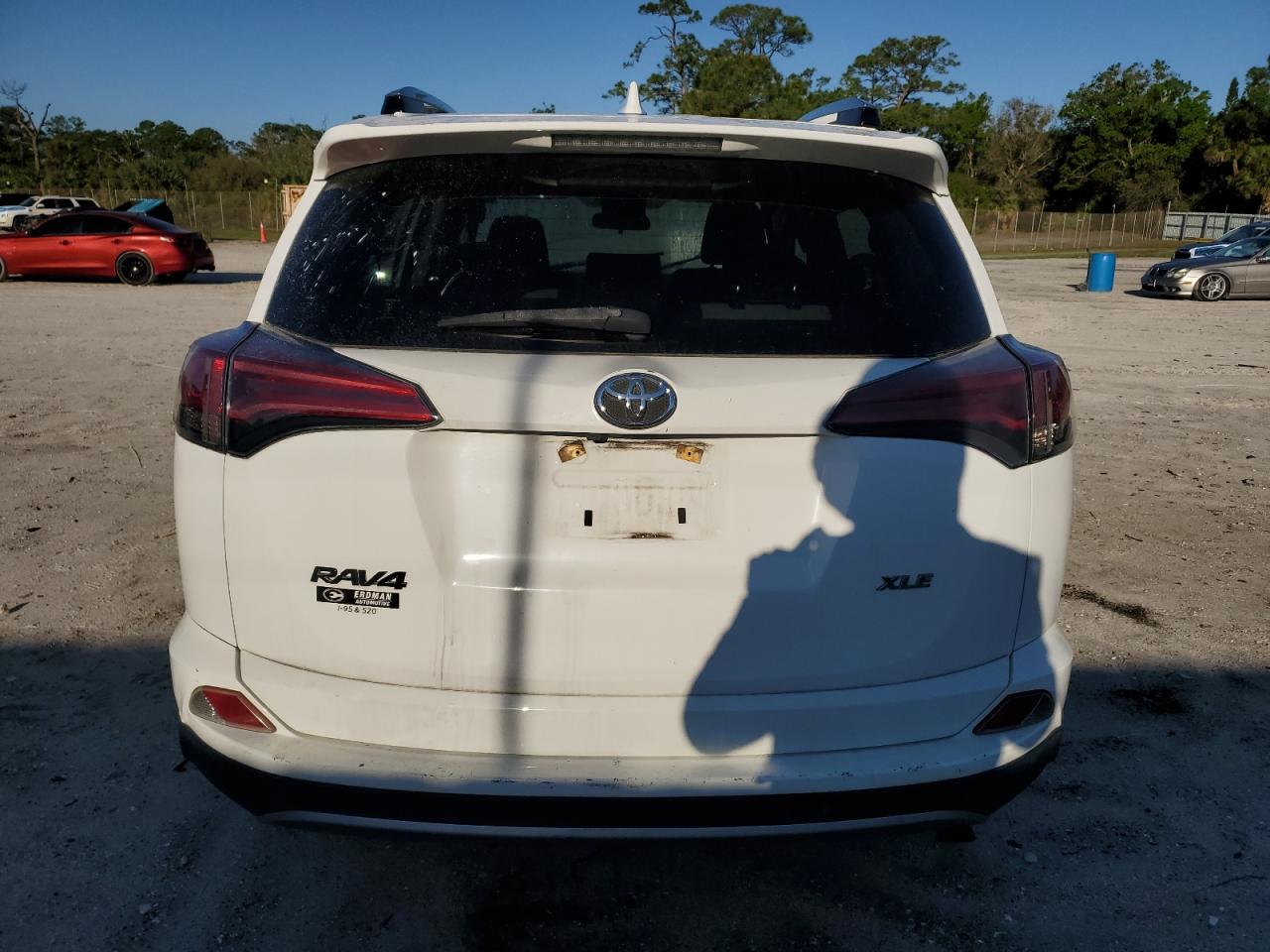 2018 Toyota RAV 4 - Image 6