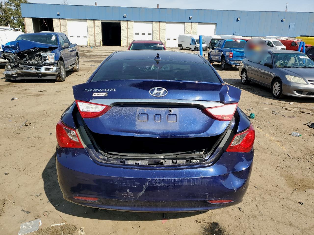 2011 Hyundai Sonata - Image 6