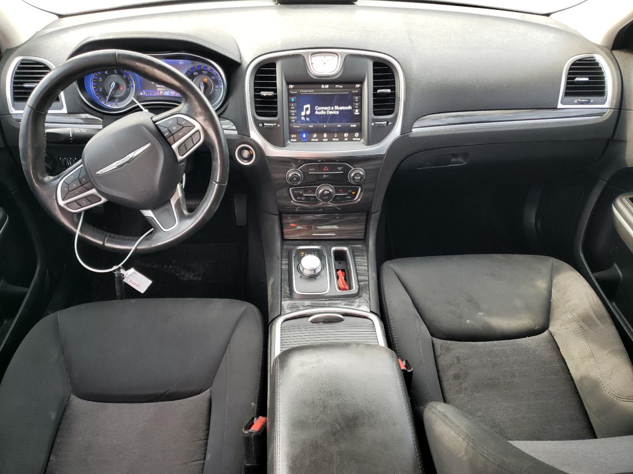 2019 Chrysler 300 - Image 8