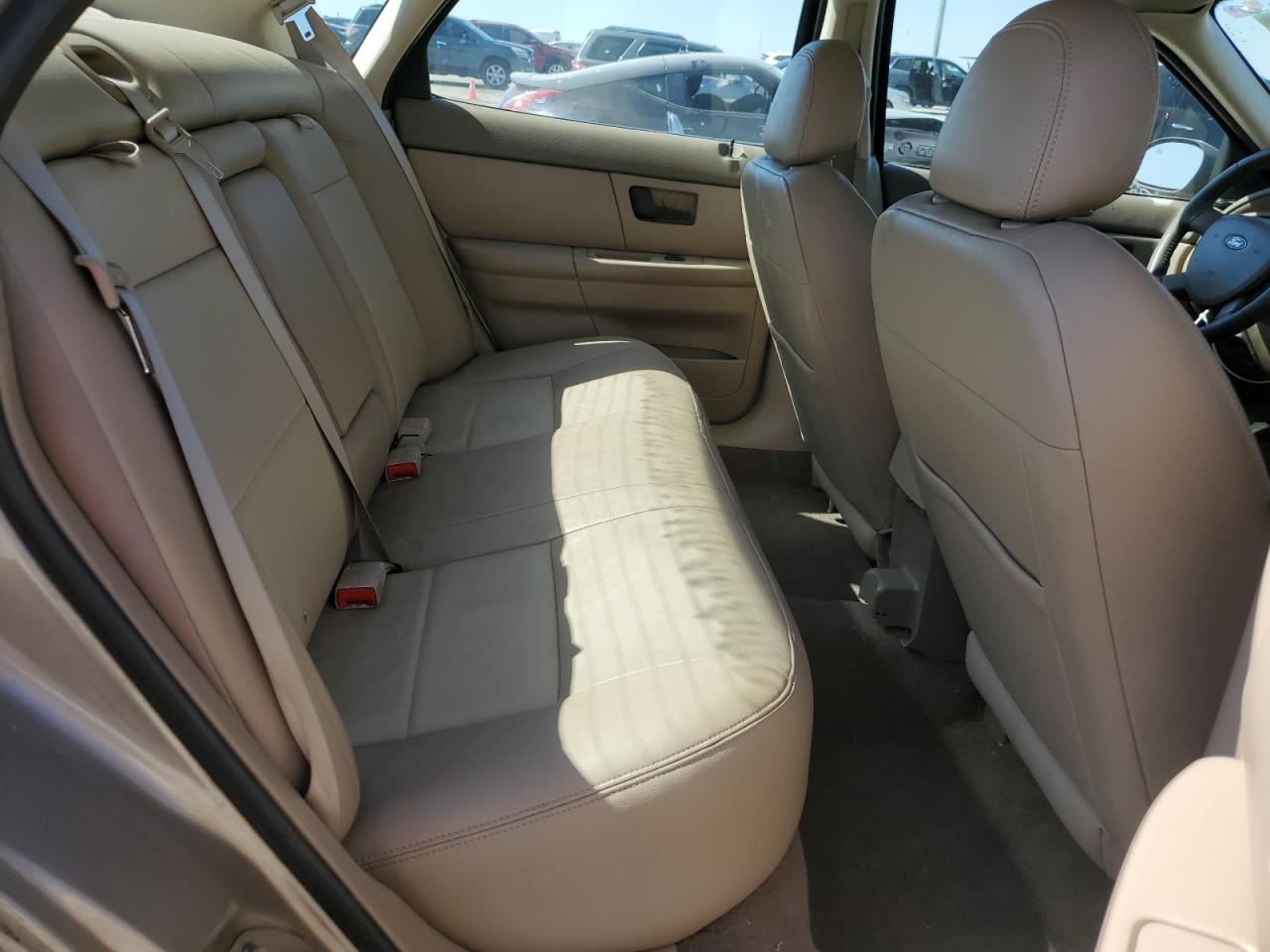 2004 Ford Taurus - Image 10