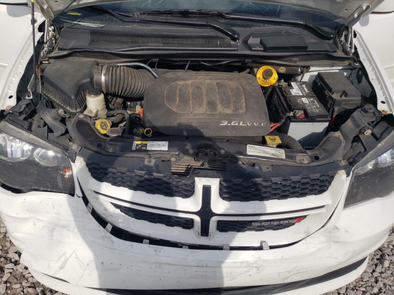 2016 Dodge Caravan - Image 12