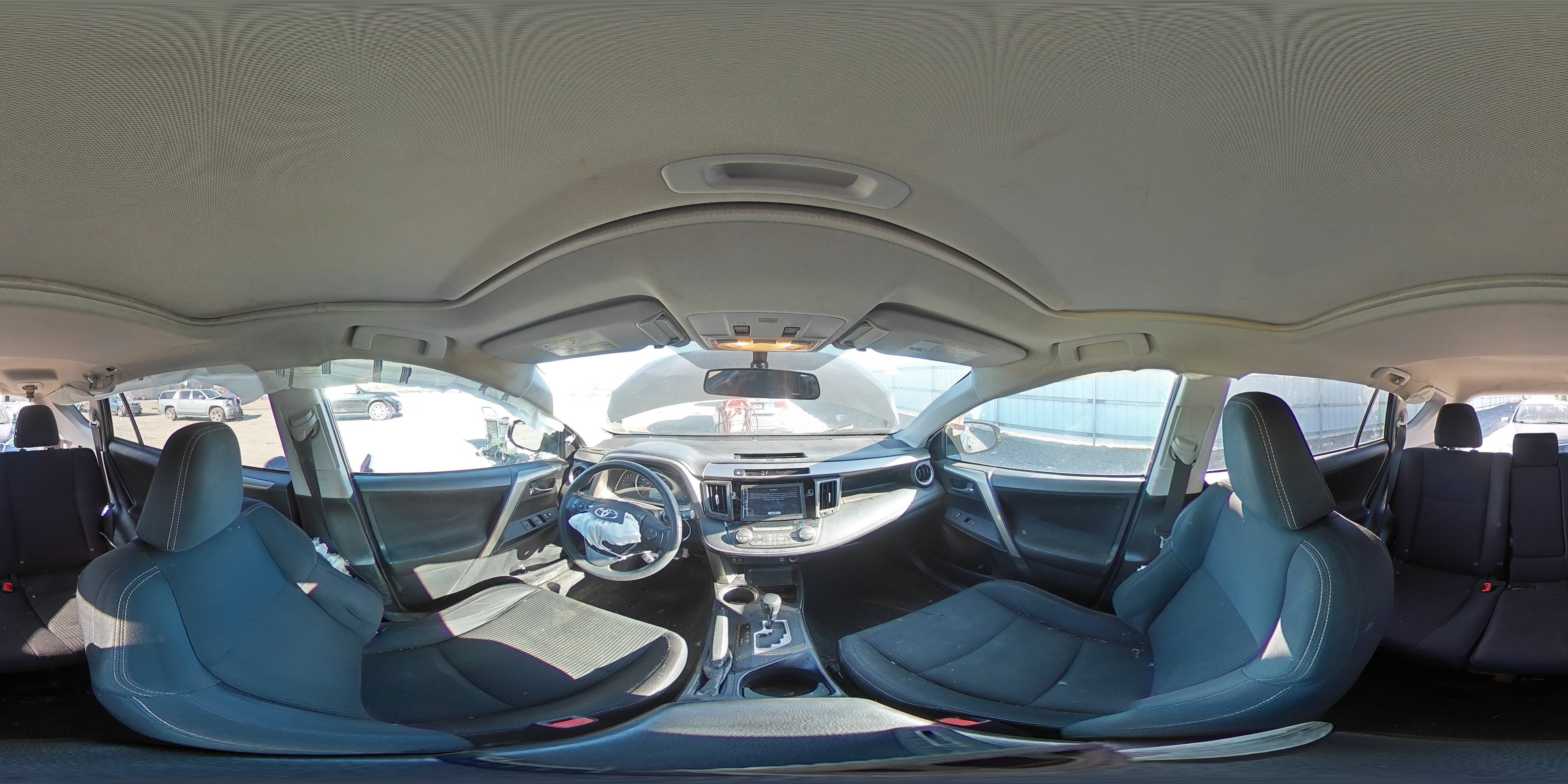 2015 Toyota RAV 4 - Image 13