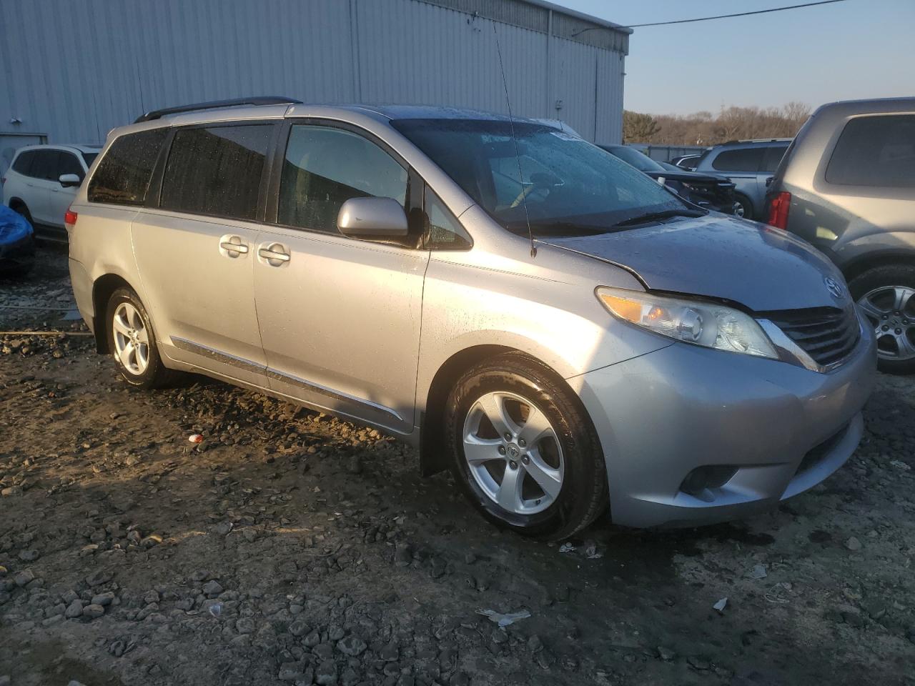 2012 Toyota Sienna - Image 4
