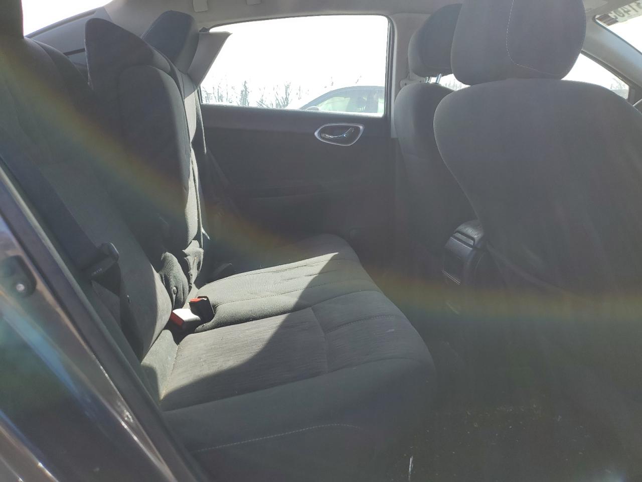 2015 Nissan Sentra - Image 11