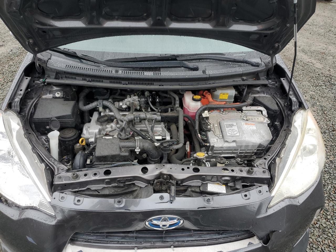 2013 Toyota Prius - Image 13