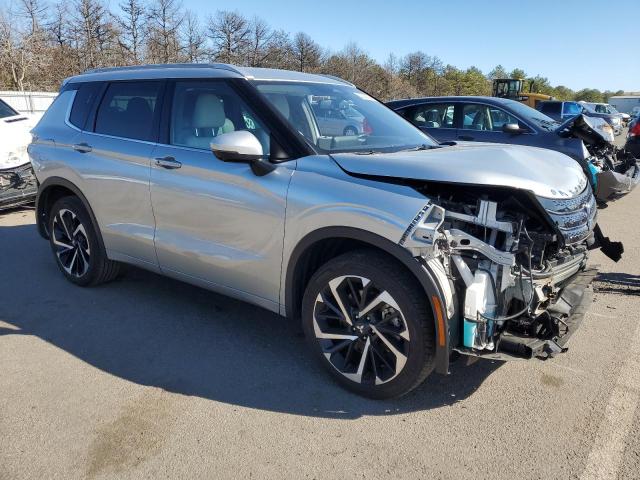  MITSUBISHI OUTLANDER 2022 Srebrny