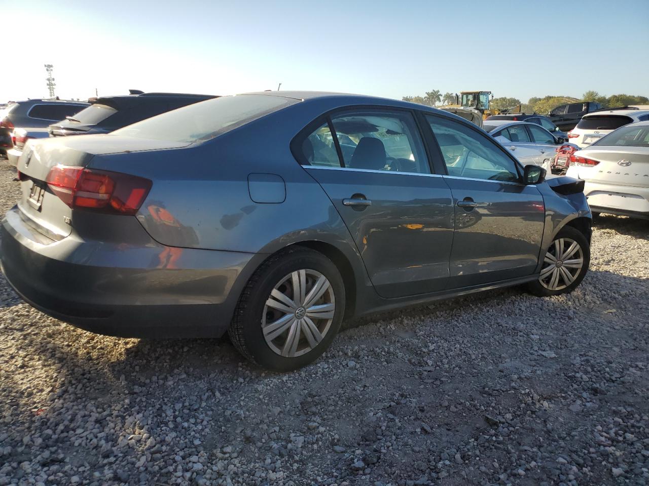 2017 Volkswagen Jetta - Image 3