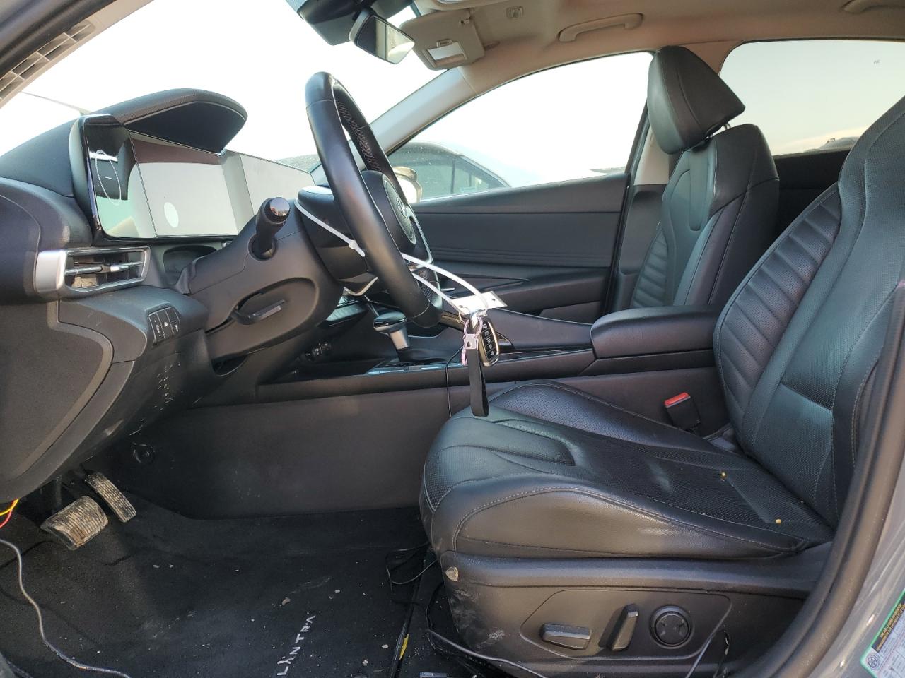 2021 Hyundai Elantra - Image 8