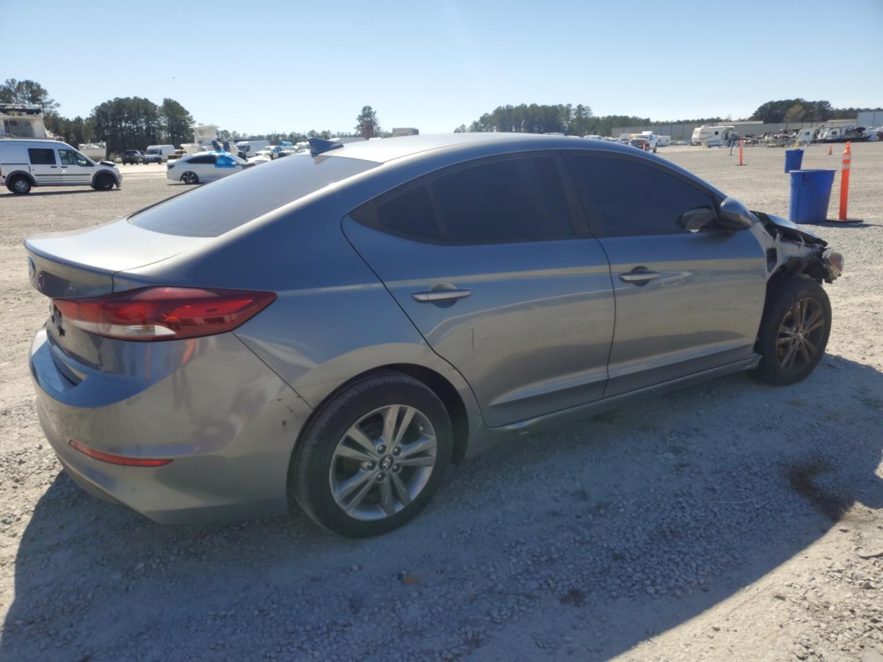 2017 Hyundai Elantra - Image 3