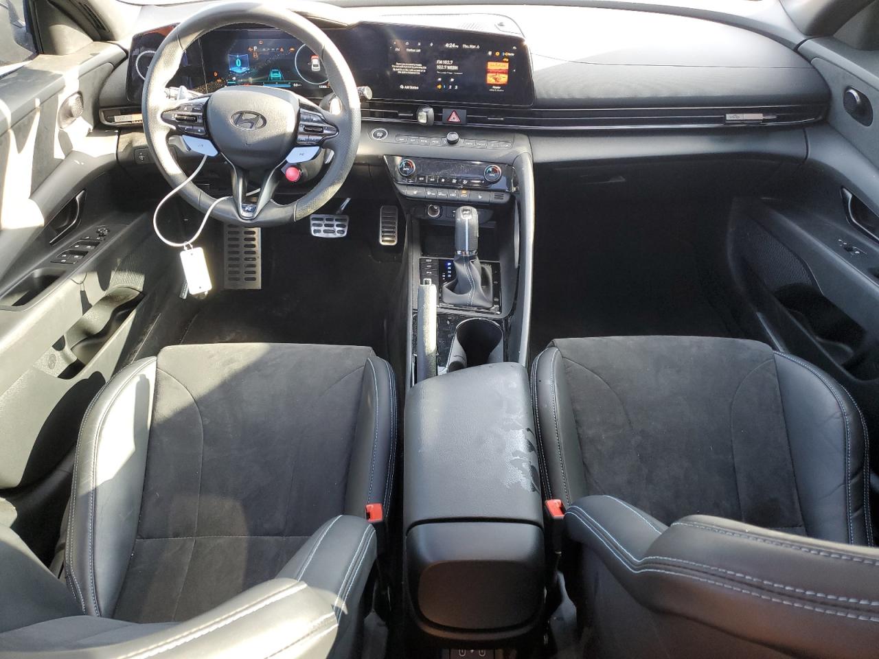 2024 Hyundai Elantra - Image 8