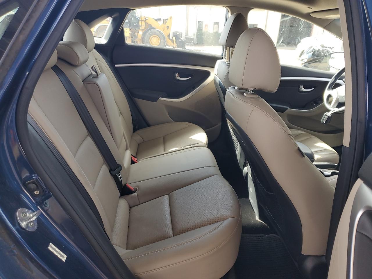 2015 Hyundai Elantra - Image 10