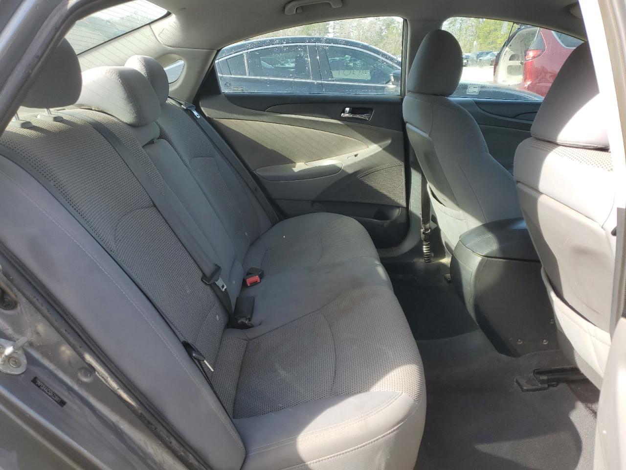 2013 Hyundai Sonata - Image 10