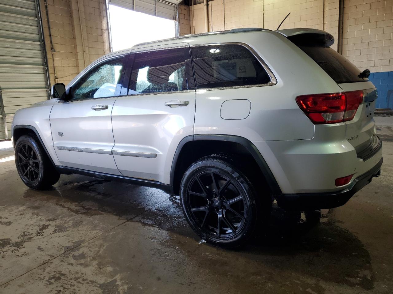 2011 Jeep Grand Cherokee - Image 2