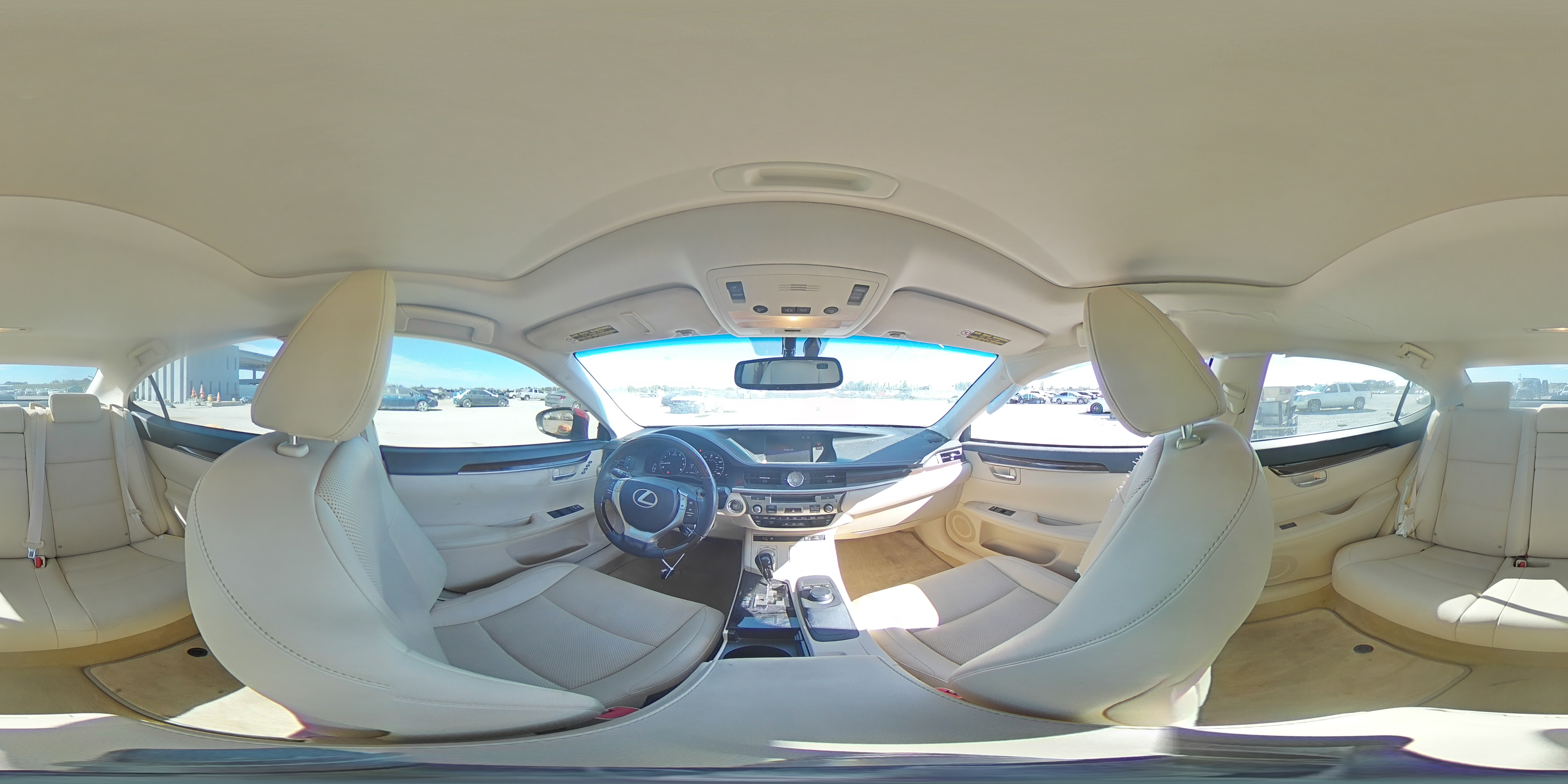 2015 Lexus ES - Image 12