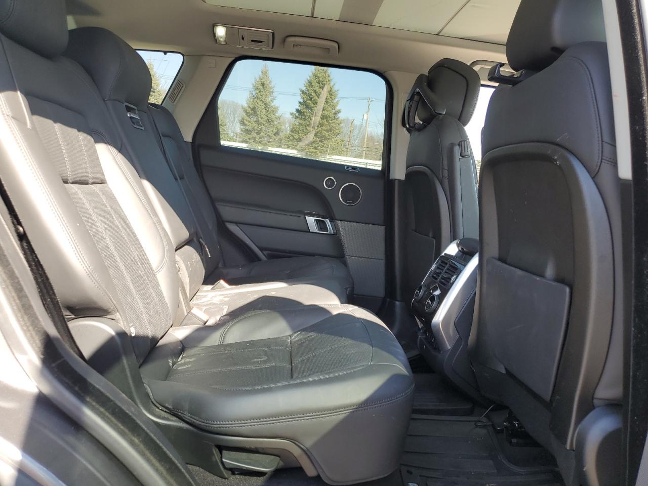 2019 Land Rover Range Rover - Image 11