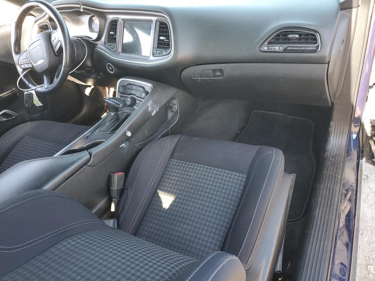 2015 Dodge Challenger - Image 8