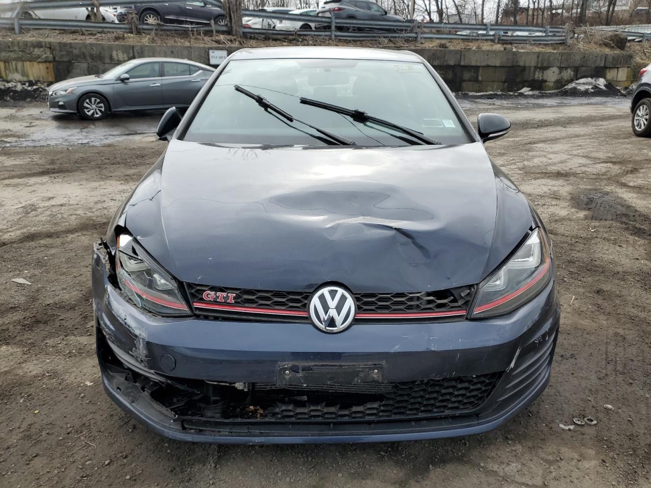 2017 Volkswagen GTI - Image 5