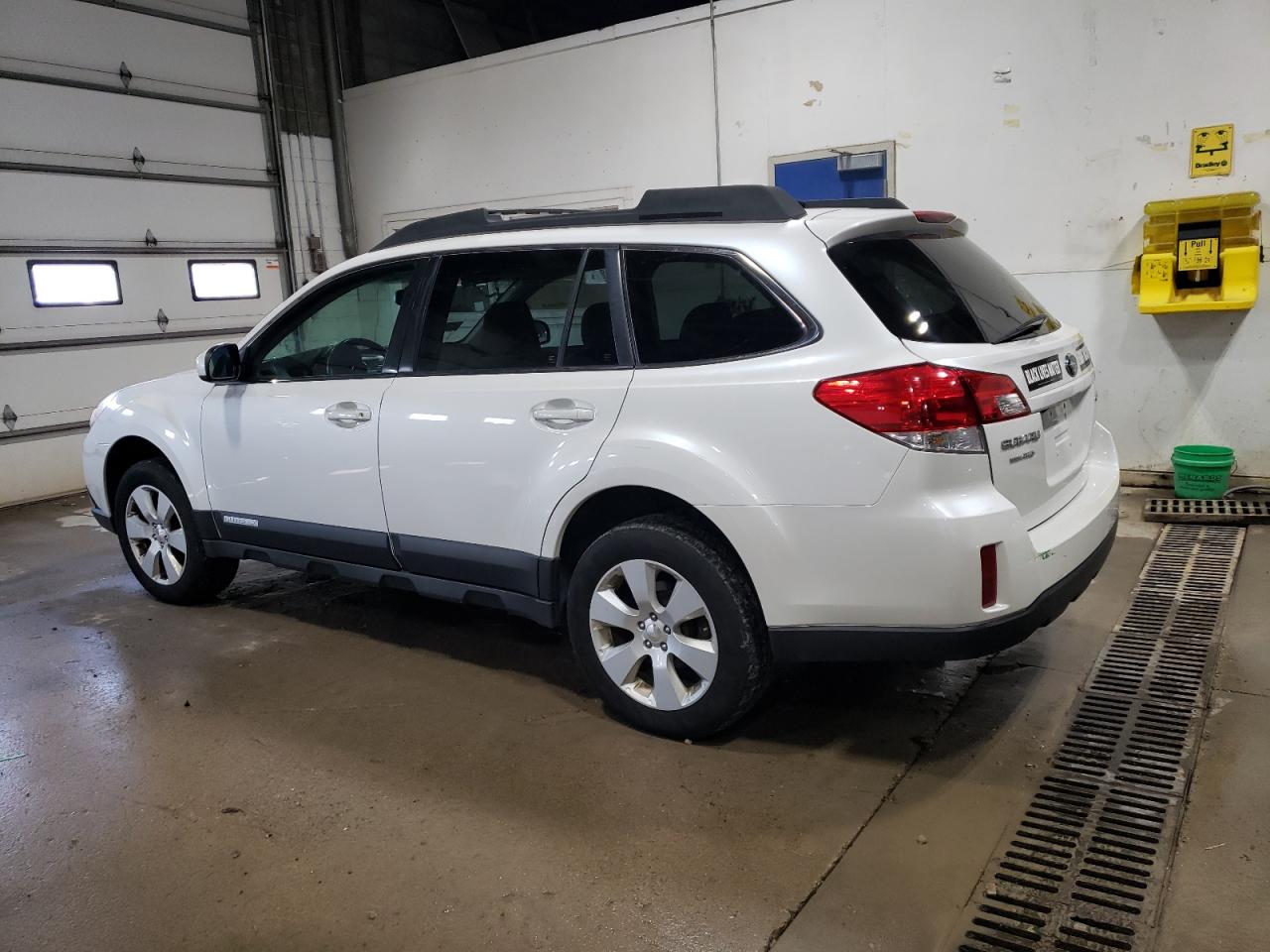 2011 Subaru Outback - Image 2