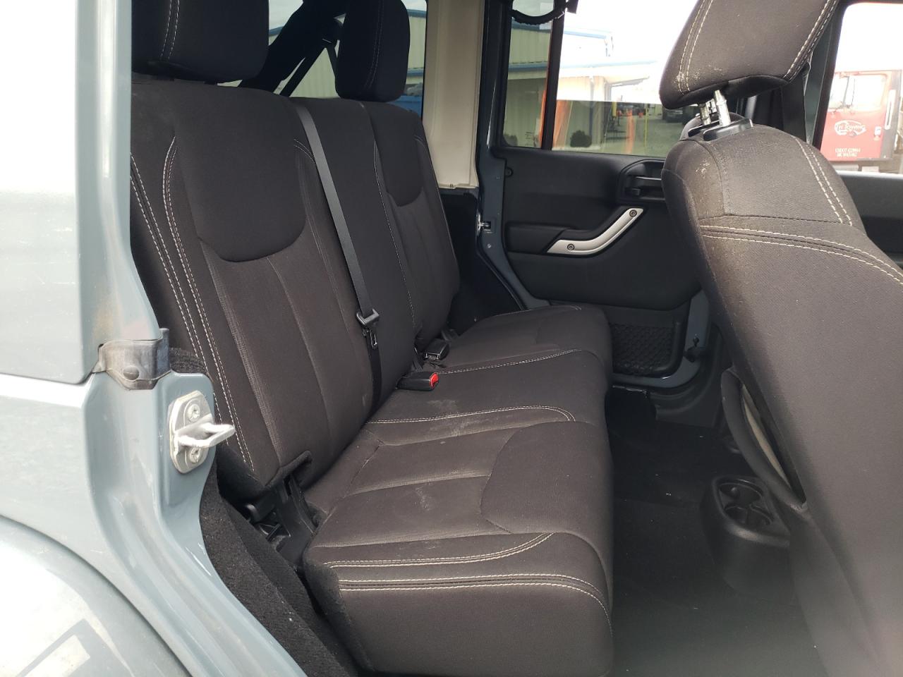 2015 Jeep Wrangler - Image 11