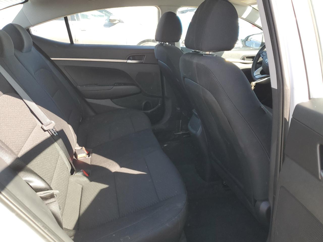 2019 Hyundai Elantra - Image 10