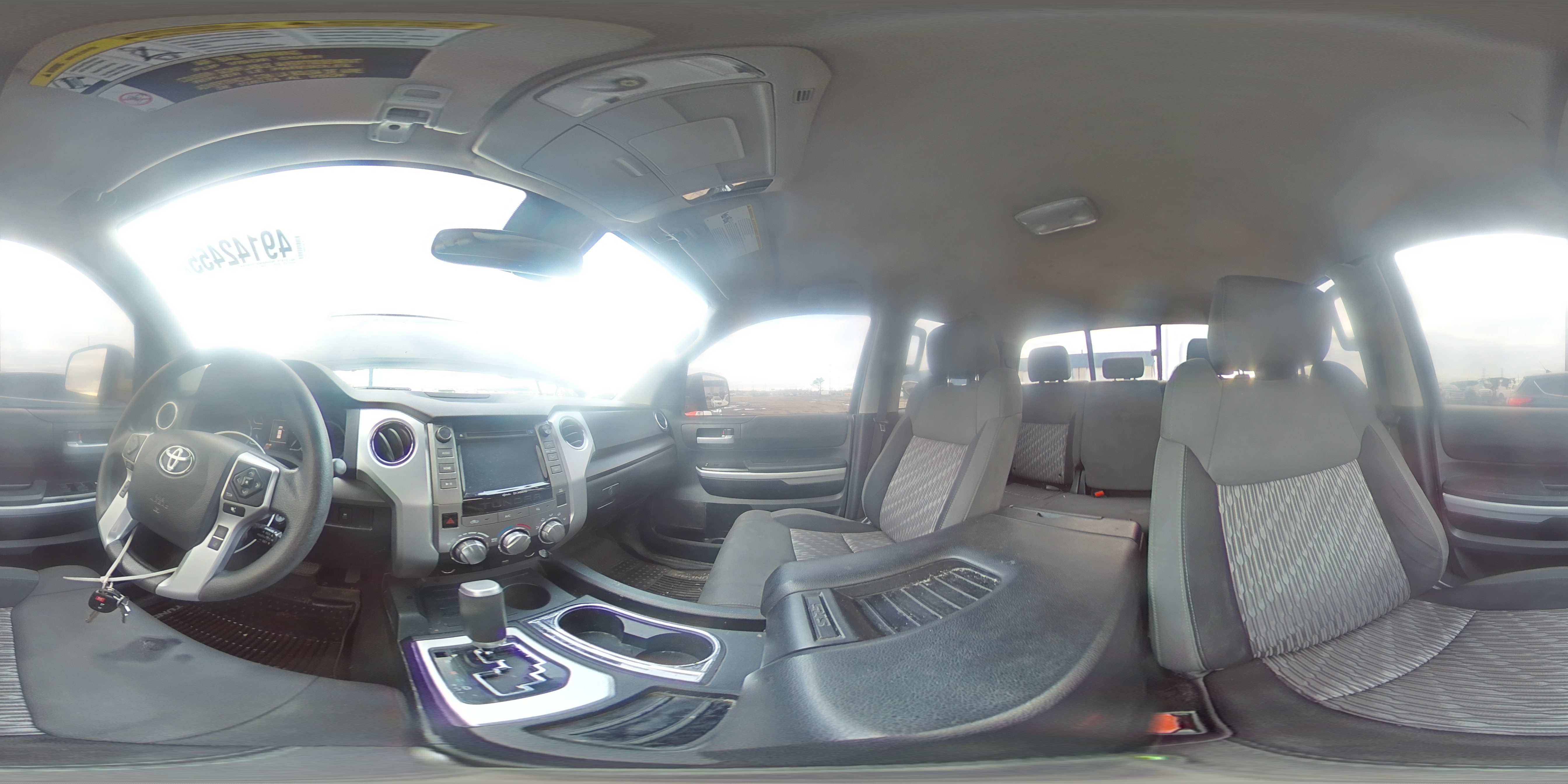 2018 Toyota Tundra - Image 13