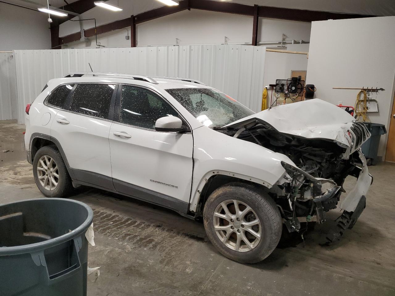 2015 Jeep Grand Cherokee - Image 4