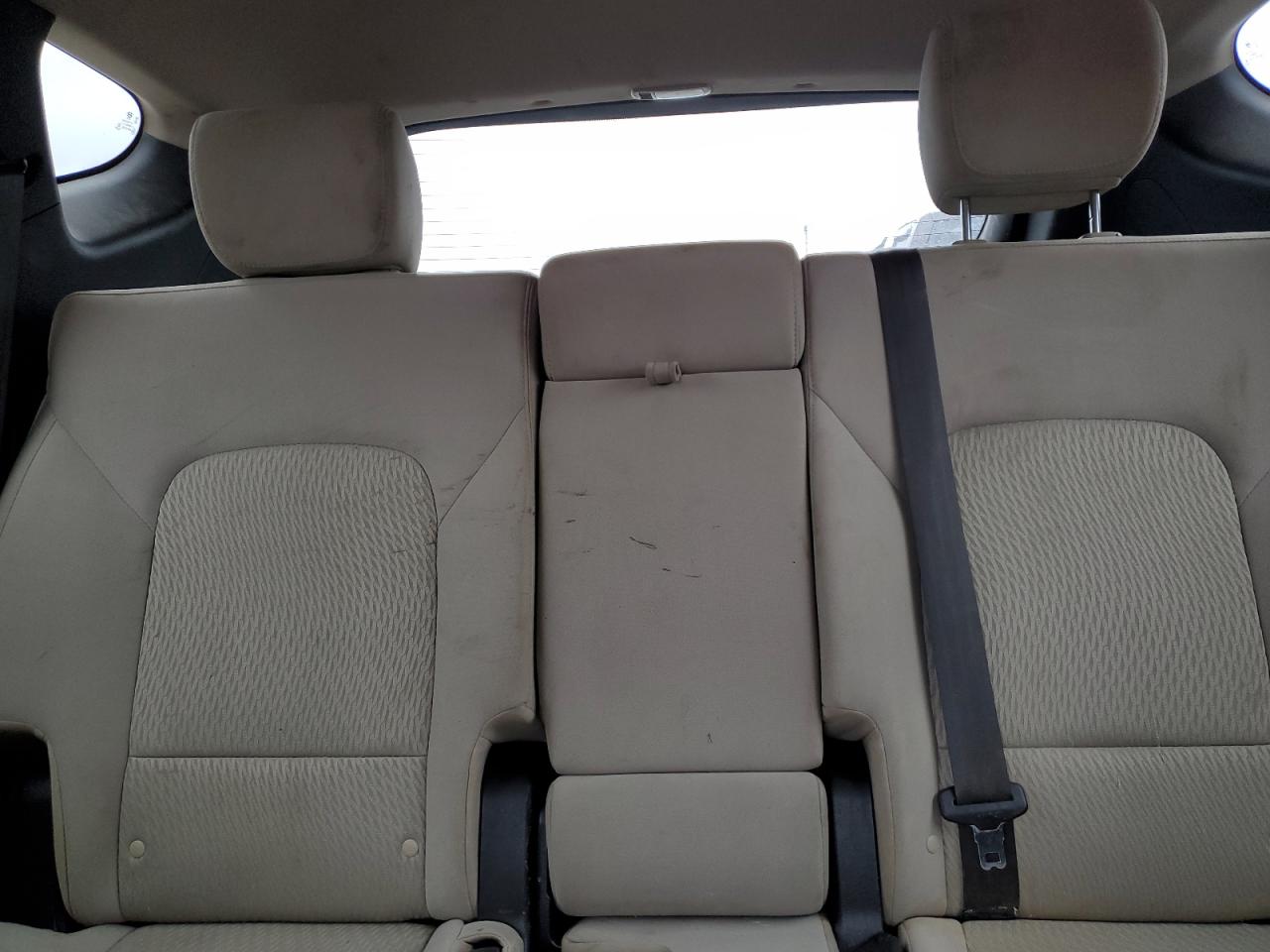 2017 Hyundai Santa Fe - Image 10