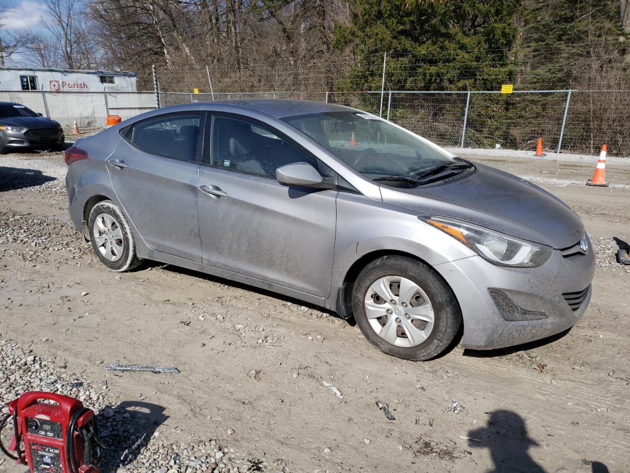 2016 Hyundai Elantra - Image 4
