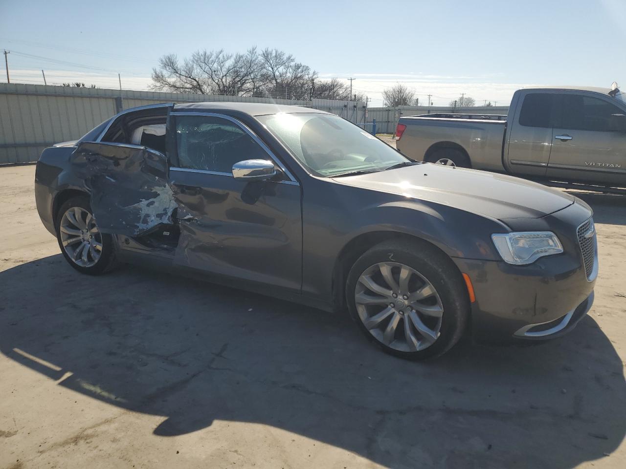2019 Chrysler 300 - Image 4