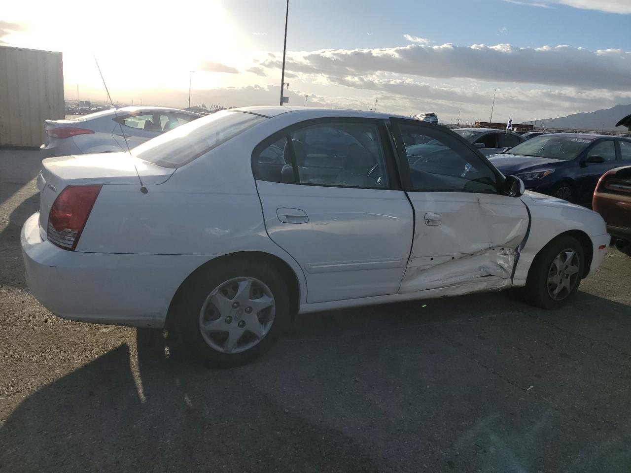 2006 Hyundai Elantra - Image 3