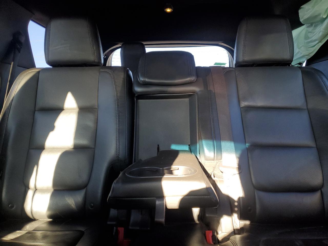 2015 Ford Explorer - Image 10