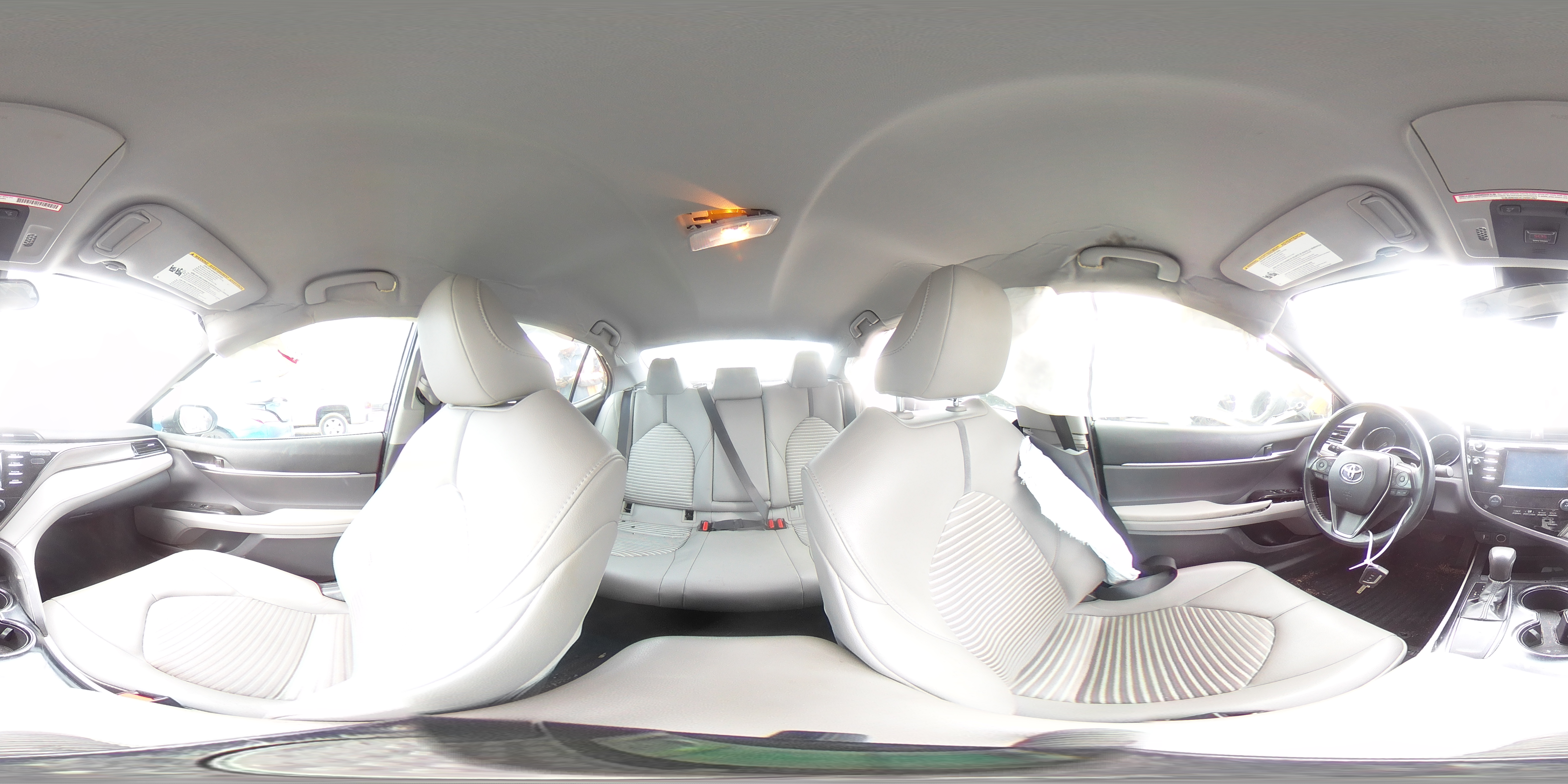 2019 Toyota Camry - Image 12