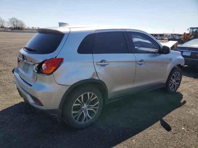  MITSUBISHI OUTLANDER 2018 Серебристый
