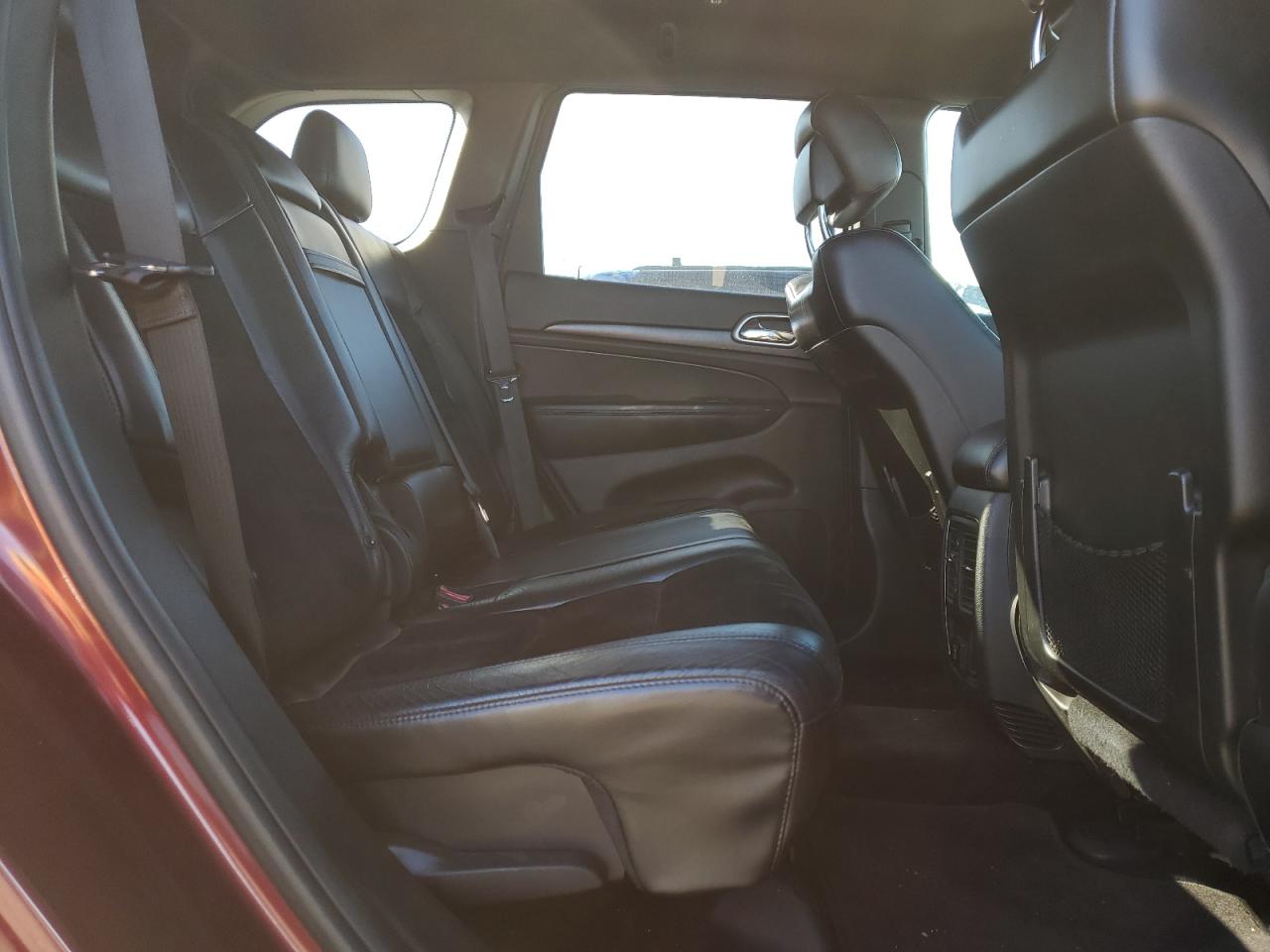 2017 Jeep Grand Cherokee - Image 11
